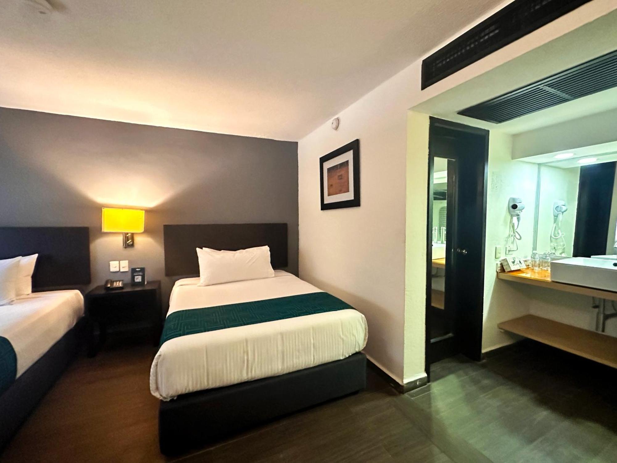 Inhouse Obregon Hotel Ciudad Obregon Exterior photo